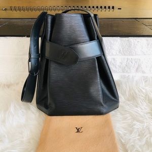 Louis Vuitton Black Epi Leather Sac D’Epaule